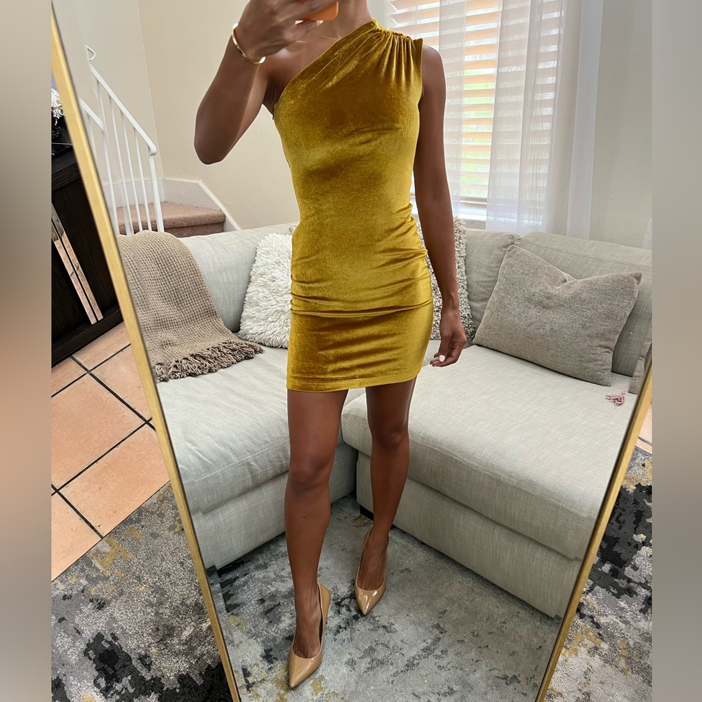 Velvet Cosmopolitan Gold Dress